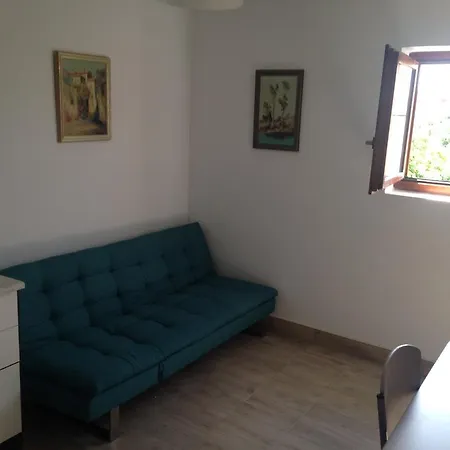 Lara Apartment *